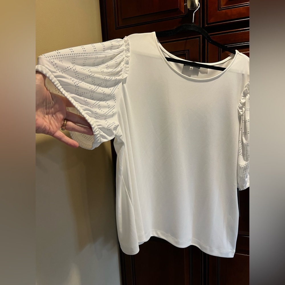 NWT KARL LAGERFELD Embellished Puff-Sleeve Top Plus Size - 3X - Picture 5 of 10